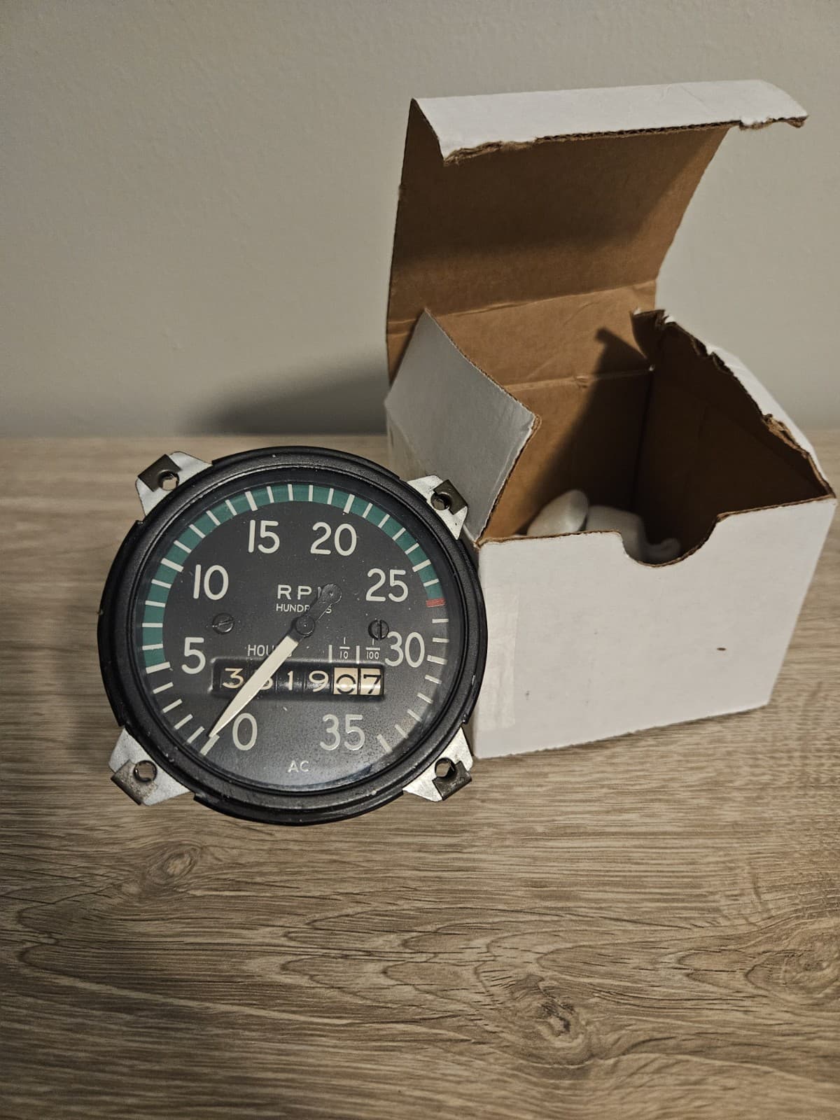 A.C. DIV. G.M.C. Vintage Aircraft Tachometer RPM Gauge 3500 Hours Flint MI AS IS — photo 1