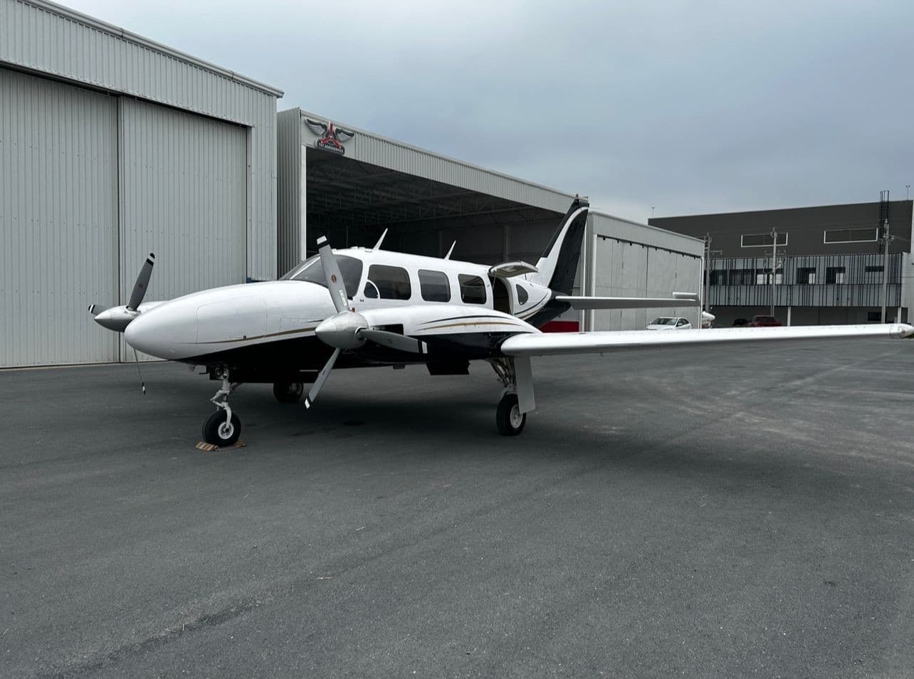 PIPER NAVAJO AIRCRAFT
