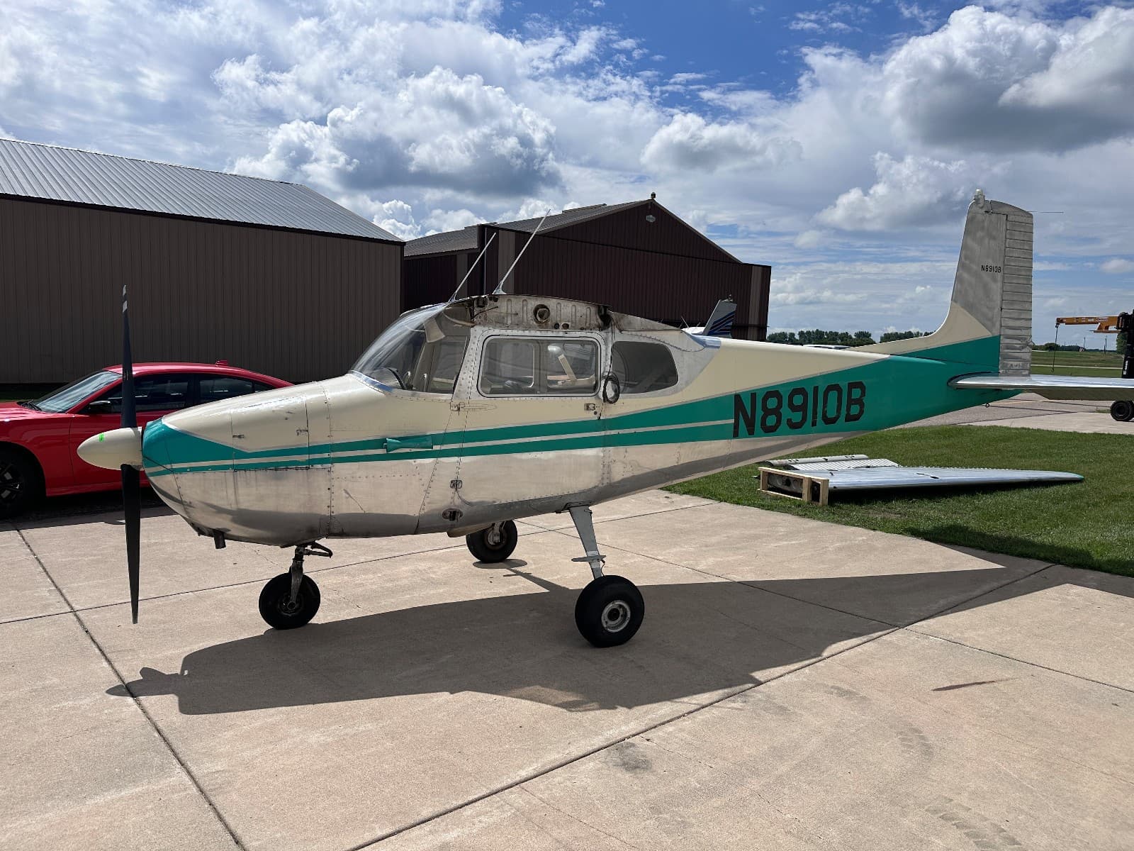 1958 CESSNA 172, 6800 TT, 1672 SMOH, CLASSIC PAINT/POLISHED, LIGHT DAMAGE, HAIL,