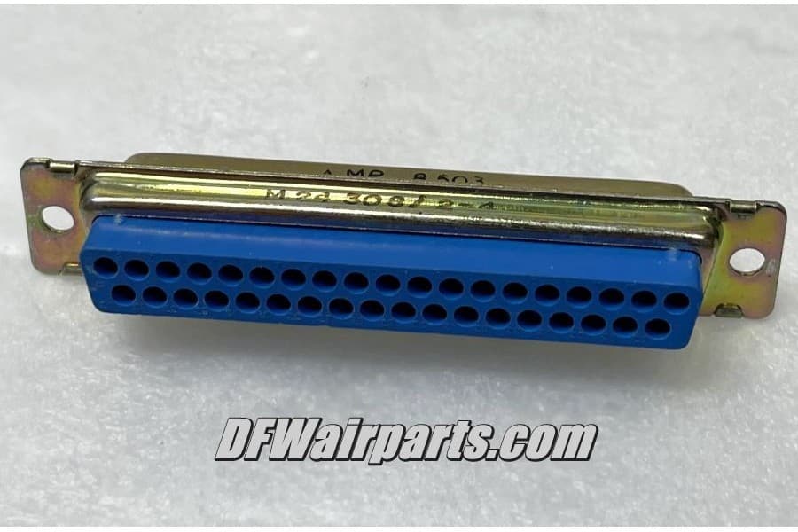 M24308/2-4, 5935-00-976-5425, New Aircraft Avionics 37-pin 2-Row D-Sub Connector — photo 1